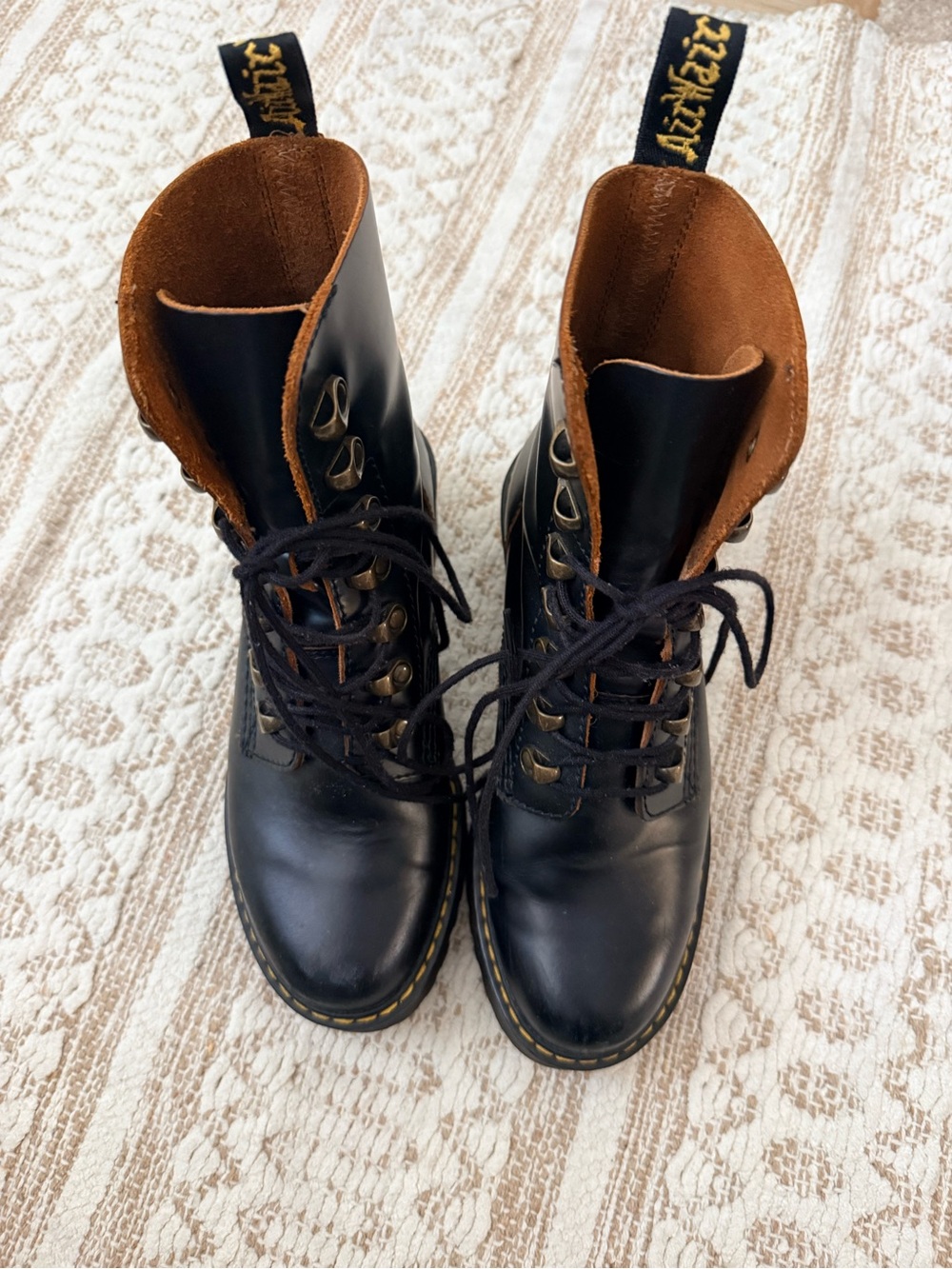 Dr. Martens Leona Boots | Black | Women’s Size 6 - Picture 3 of 6
